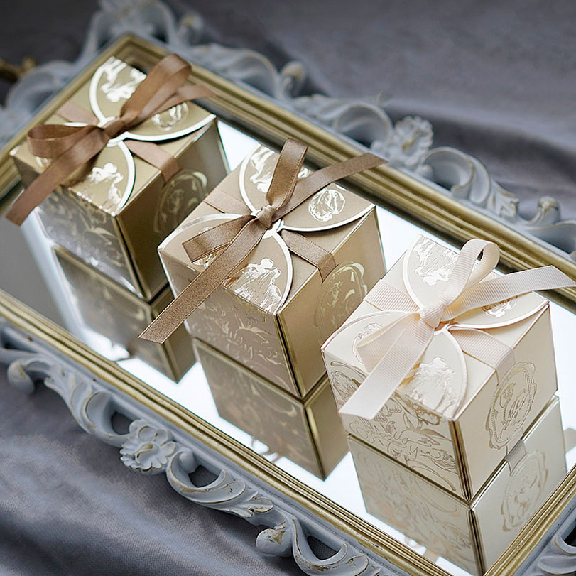 Kurdeleler ile kare kağıt hedi - Event Party Box incelemesi ve fiyatı
